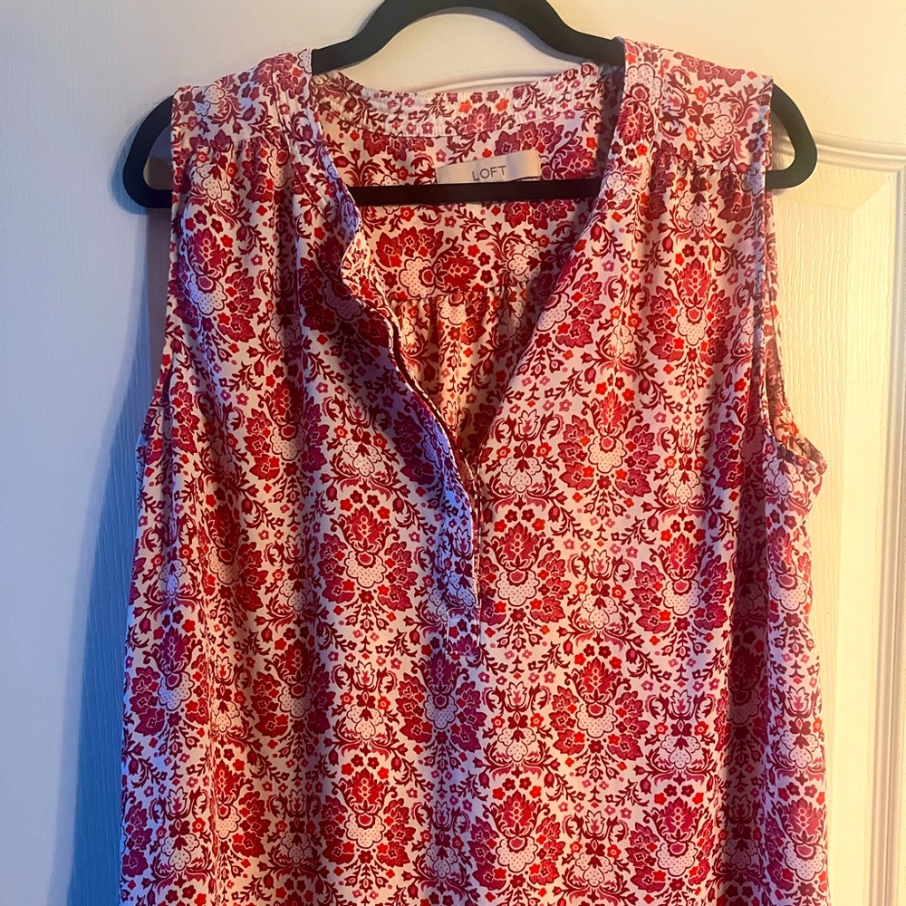 Loft sleeveless blouse